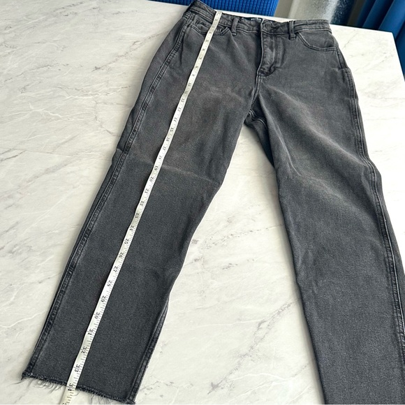 Hollister Ultra High-Rise Mom Jean Size 1 Short - Picture 15 of 16